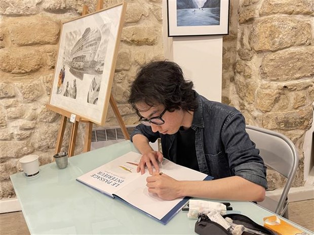 First comic book by young Vietnamese artist launched in France